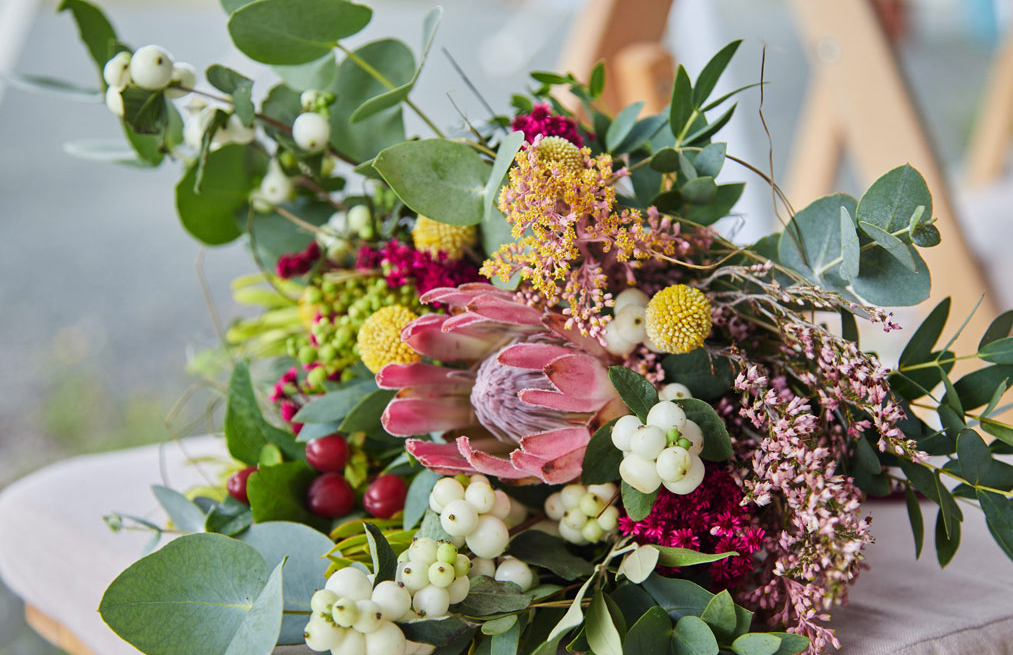Blooming Beauty: A Guide to Choosing the Perfect Flowers for a Rustic Wedding