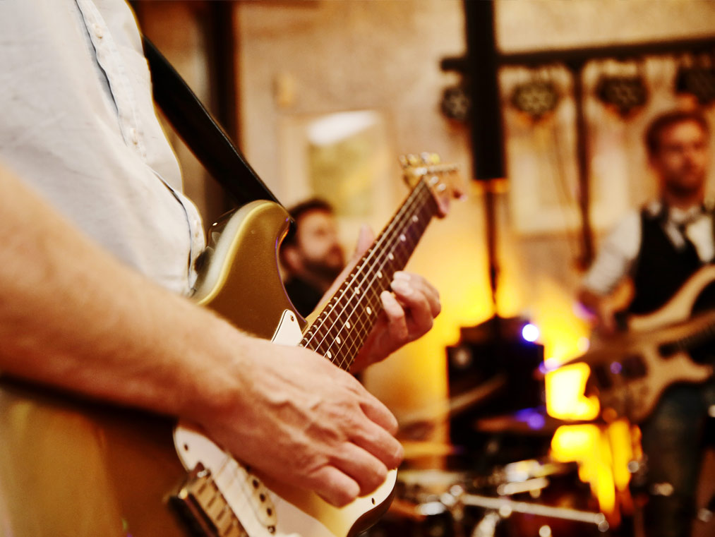 Ten Essential Considerations When Hiring a Band for Your Wedding
